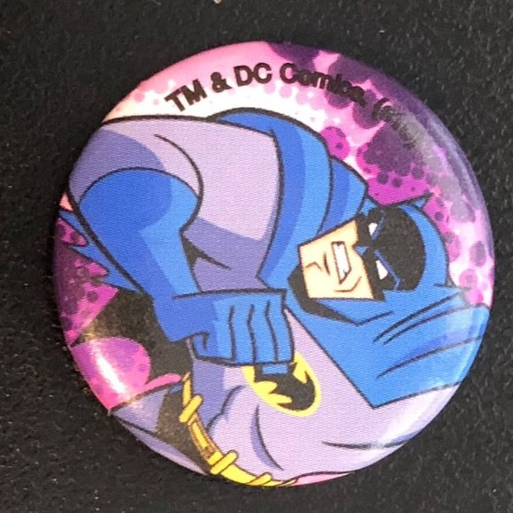 TM & DC Comics Batman Pin/Magnet - Picture 3 of 12